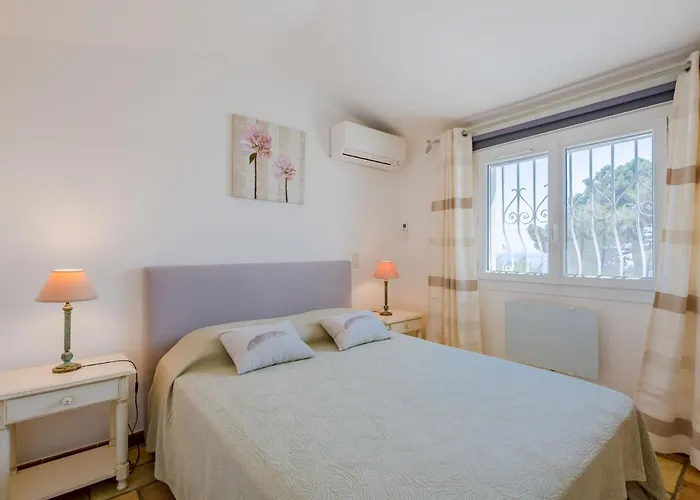 Clos By Interhome Vila Les Issambres